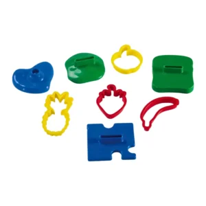 Kinderen maken voedselvormen met de ART CRAFT Klei Set.
