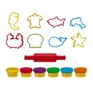 Kind maakt zandkastelen met de ART CRAFT Strand Klei Set.