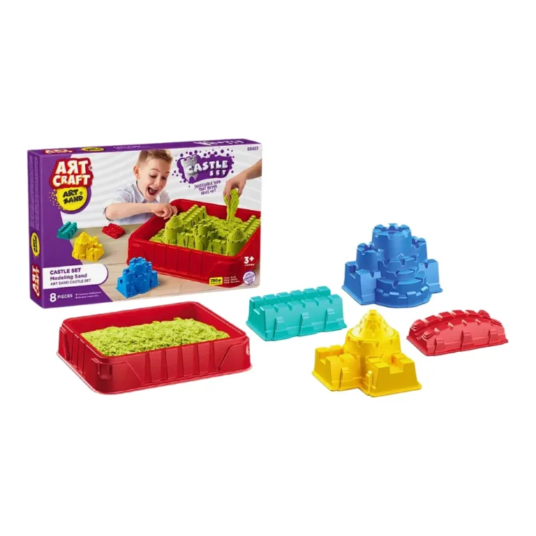 Kind bouwt een zandkasteel met het magische zand uit de kasteelset.